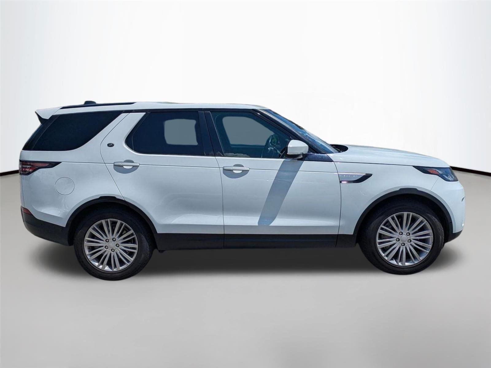 Used 2018 Fuji White Land Rover HSE Luxury image 9