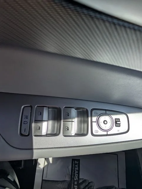 Used 2024 White Hyundai SEL image 38