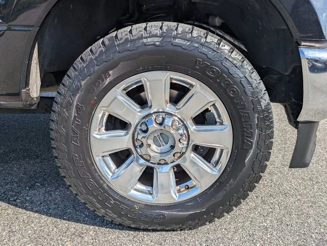 Used 2020 Black Metallic Ford Lariat image 11
