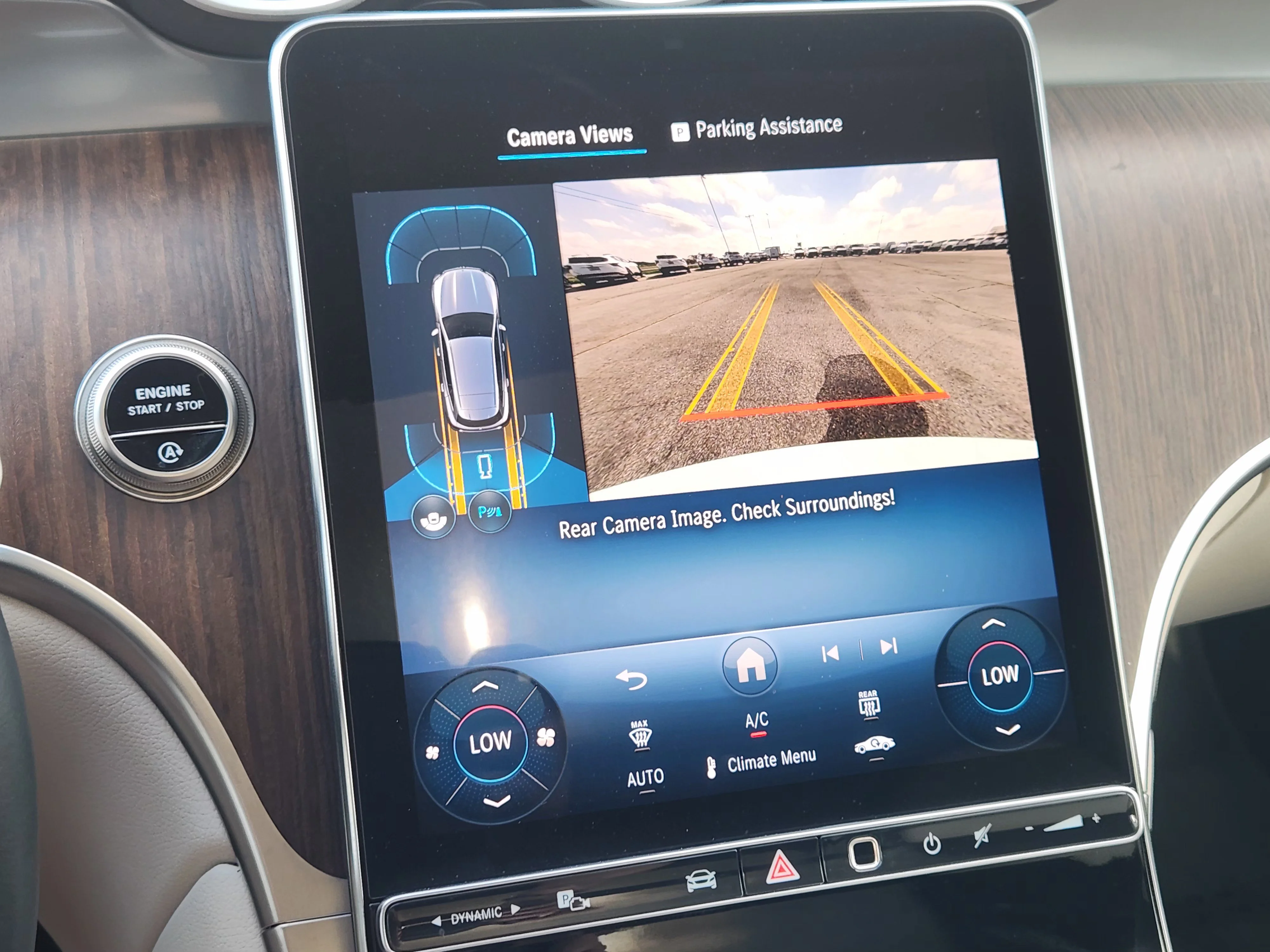 Used 2025  Mercedes-Benz GLC 300 Base image 18