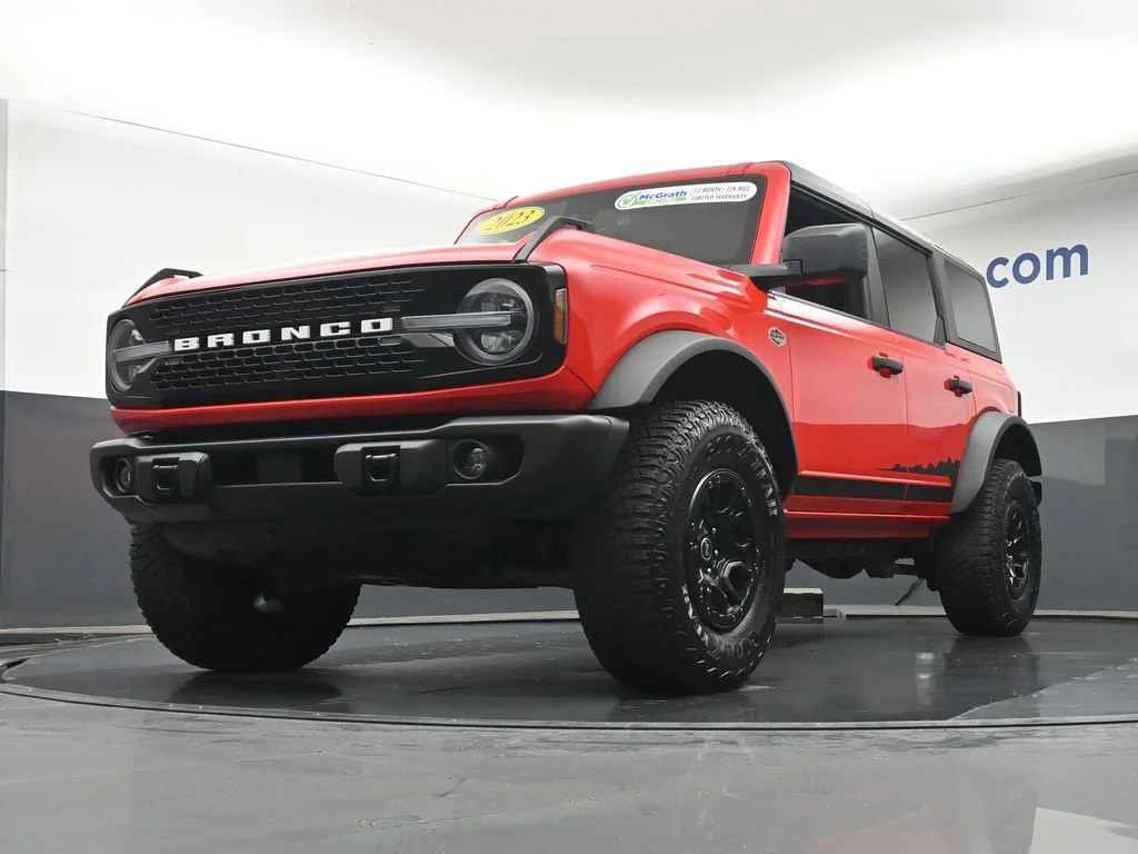 Used 2023 Red Ford Wildtrak image 7