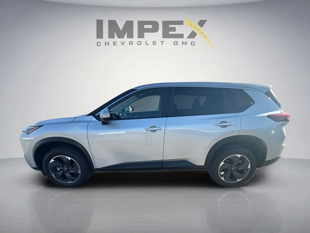 Used 2025 Silver Nissan SV image 2