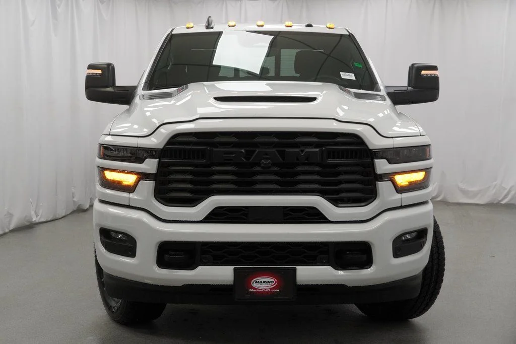 New 2026 Bright White Clear-Coat Exterior Paint RAM Tradesman image 7