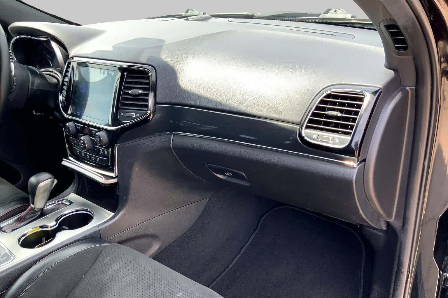 Used 2019 Diamond Black Crystal Pearlcoat Jeep Trailhawk image 18
