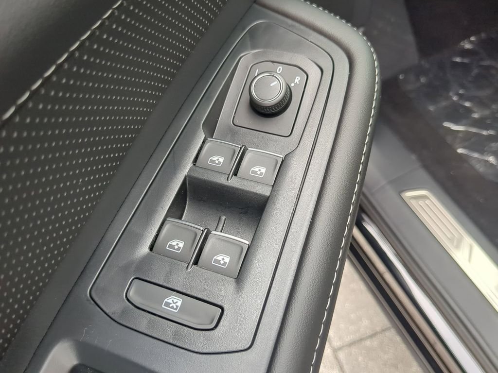 New 2026 Black Volkswagen 2.0T SE w/Technology image 20