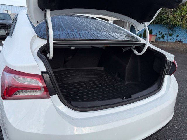 Used 2021 Summit White Chevrolet LT image 15