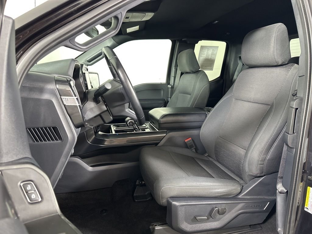 Used 2022 Black Ford XLT image 25