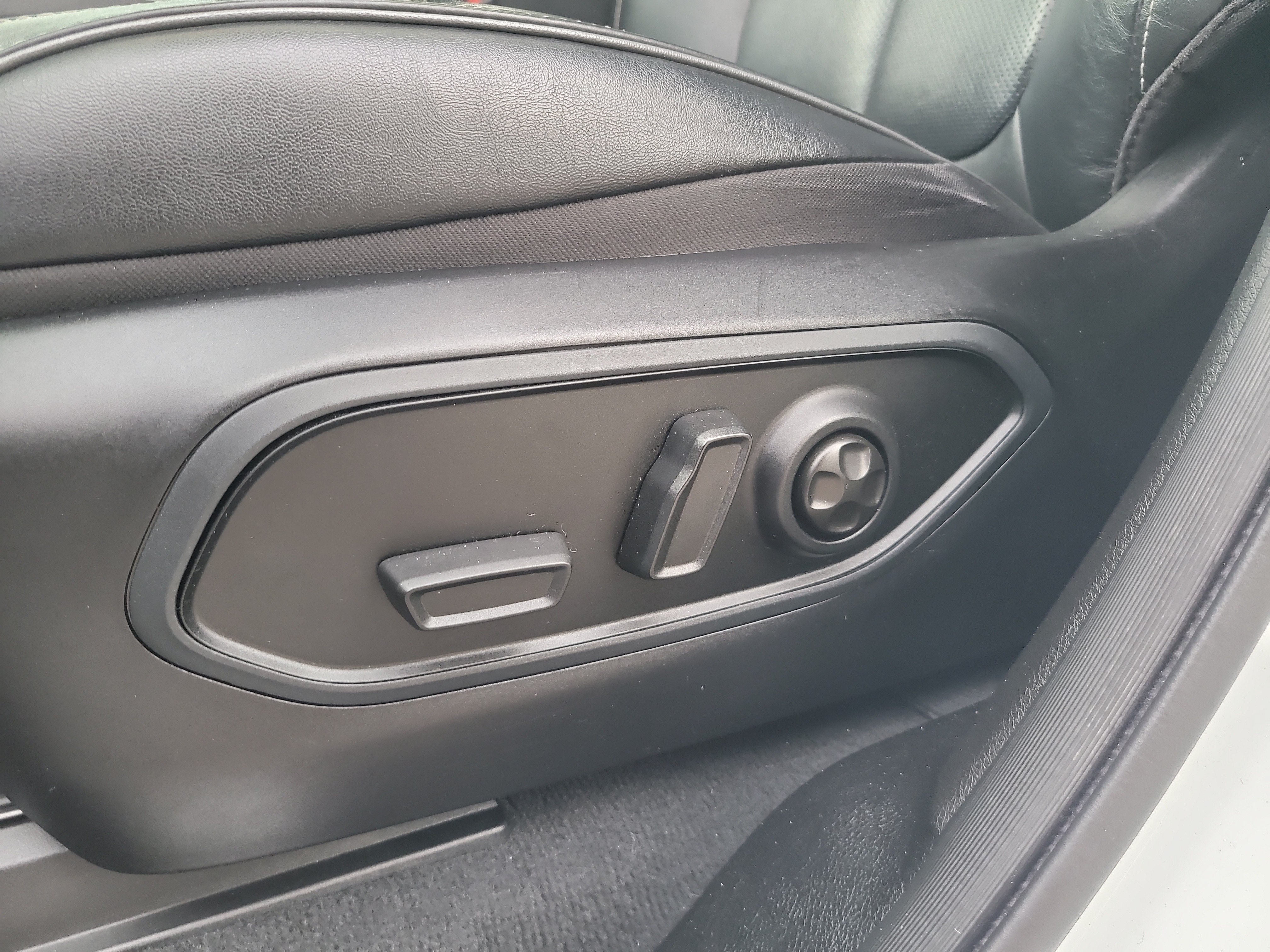 Used 2023 Bright White Clearcoat Jeep Overland image 19
