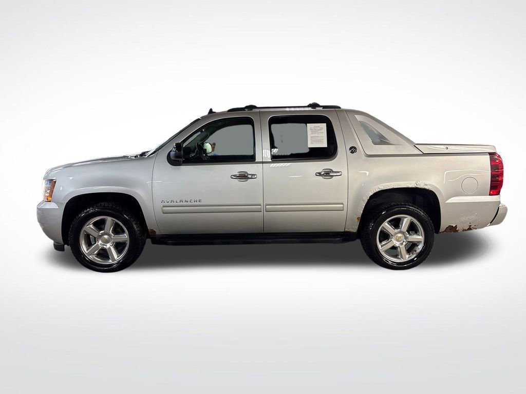 Used 2013 SILVER ICE METALLIC Chevrolet LT image 2