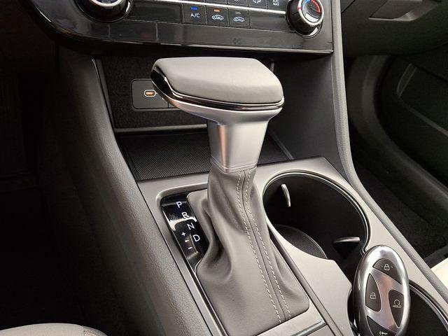 New 2026 White Hyundai SE image 17