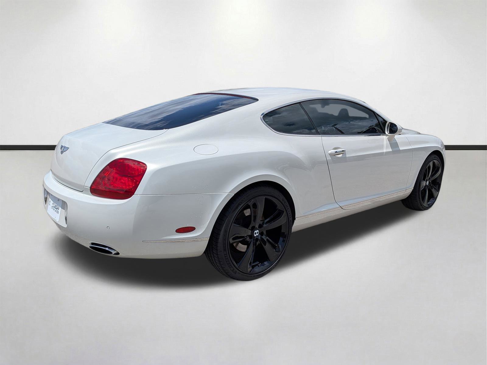 Used 2009 Glacier White Bentley Base image 4