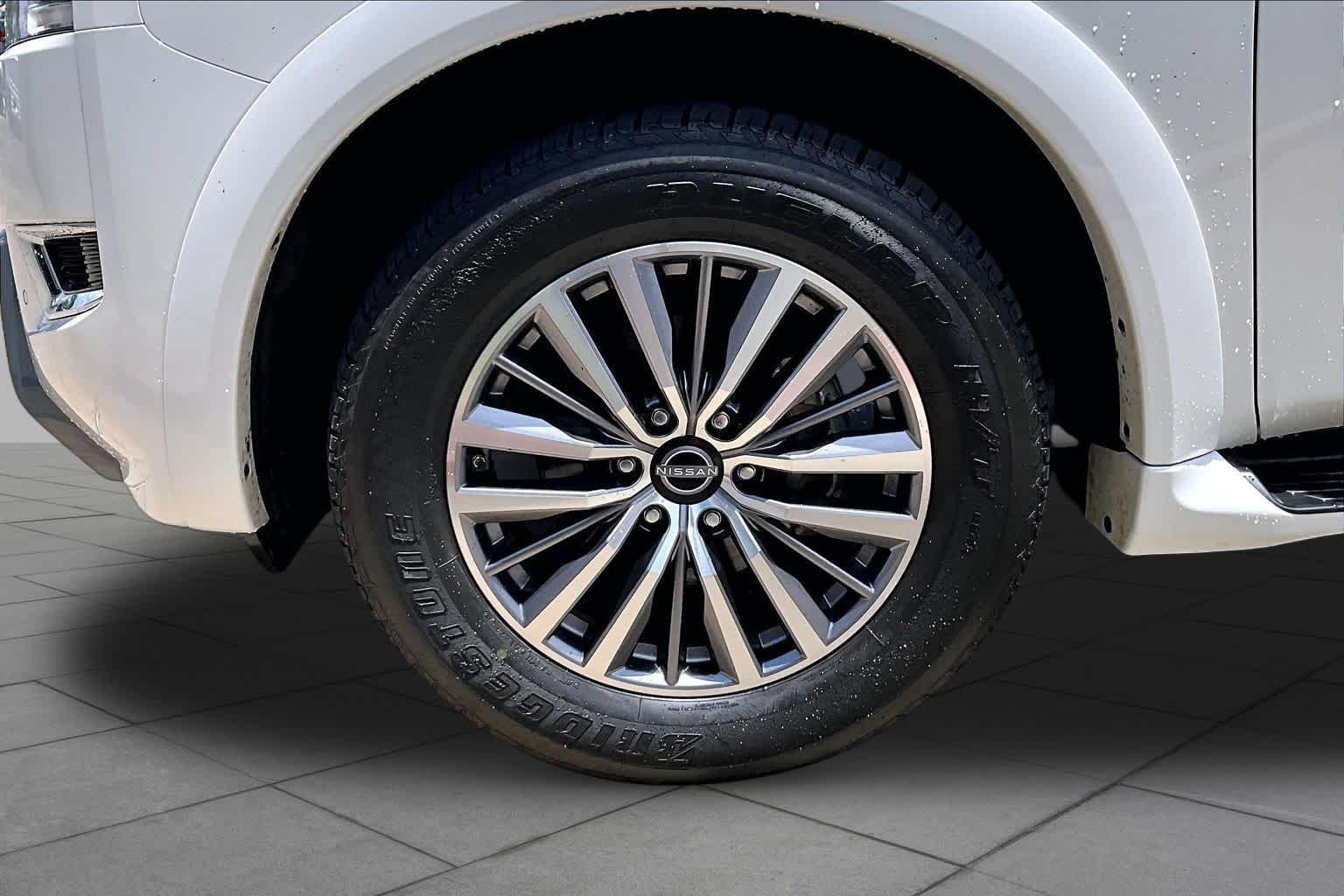 Used 2024 Aspen White Tricoat Nissan SL image 10