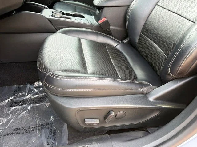 Used 2022 Blue Ford Titanium image 19