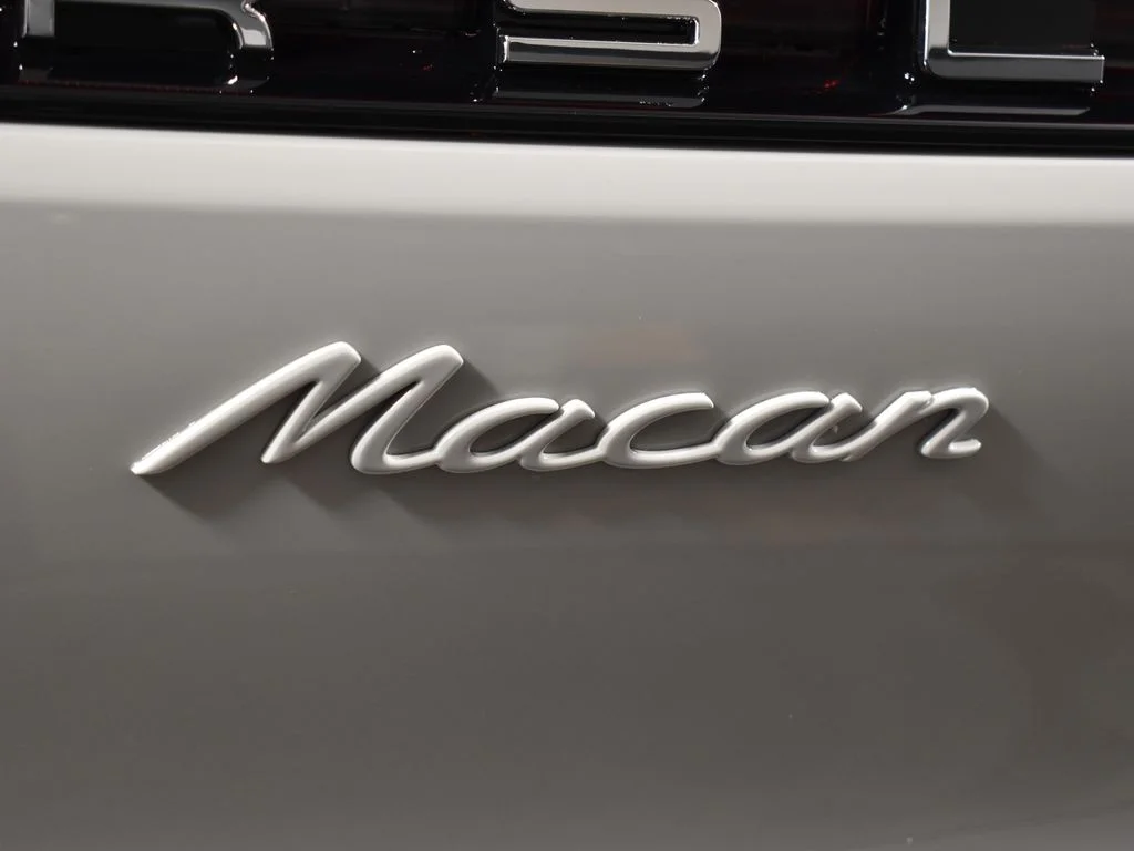 2026 Porsche Macan - Photo 46