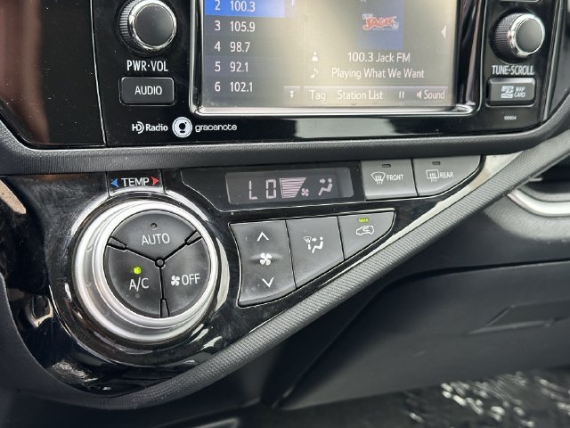 Used 2015 Silver Toyota Three image 18