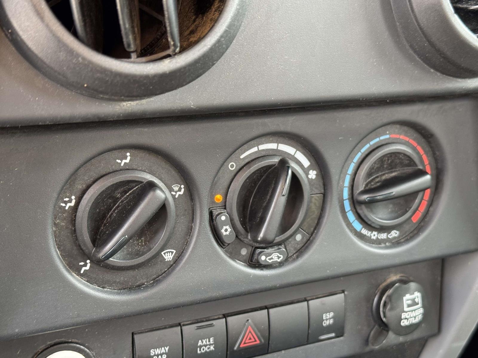 Used 2008 Detonator Yellow Jeep X image 4