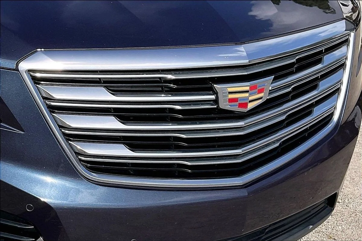 Used 2019 Blue Cadillac Luxury image 34