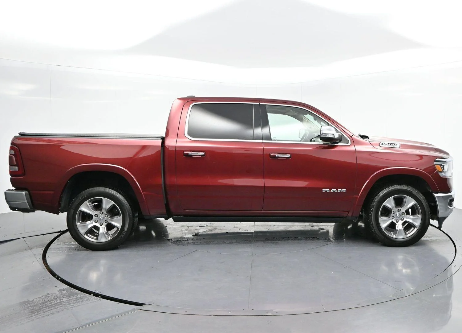Used 2020 Delmonico Red Pearlcoat Ram Laramie image 8