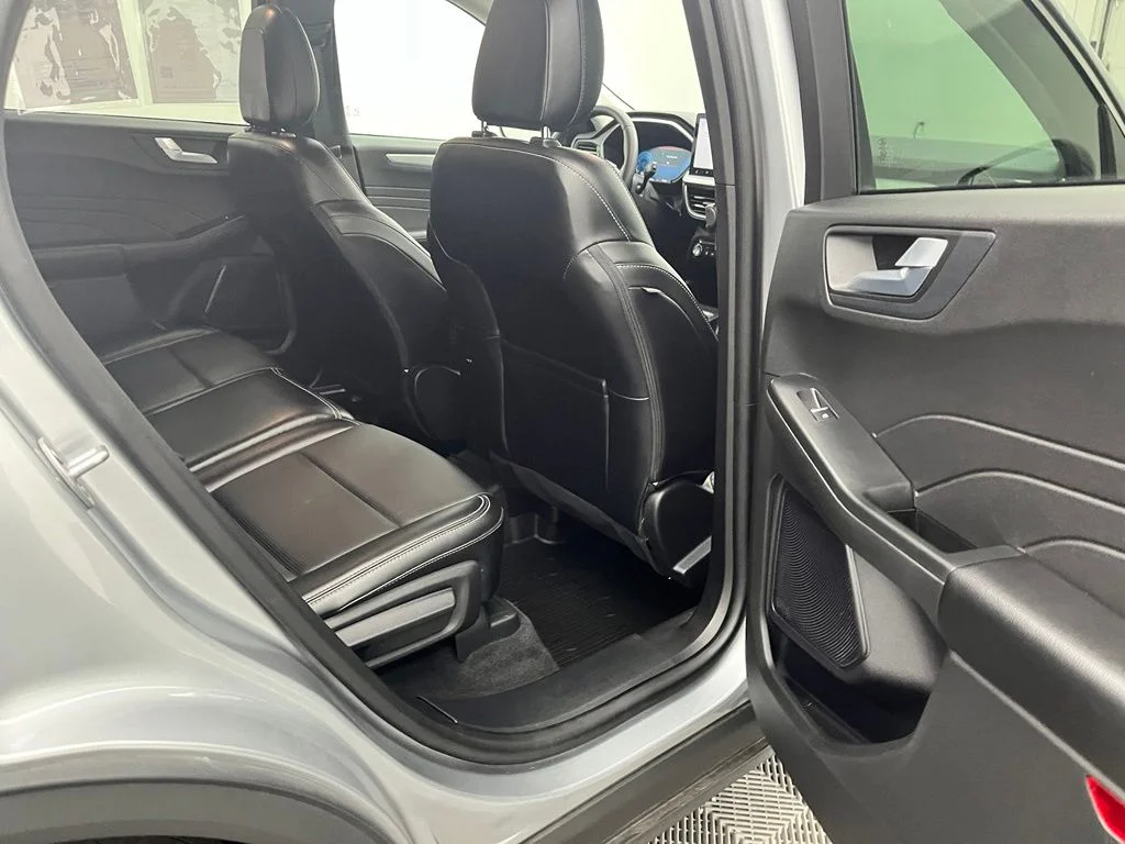 Used 2023 Silver Ford Platinum image 35