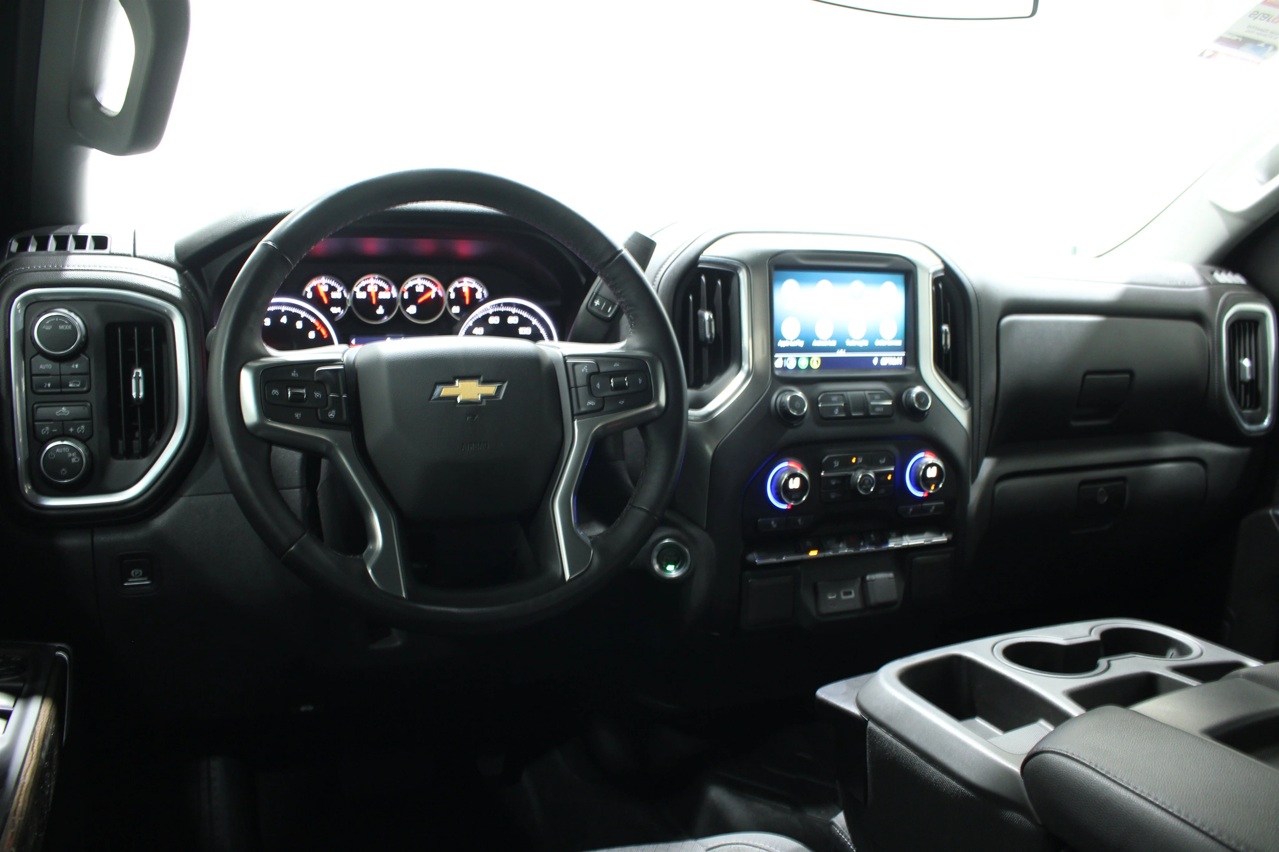 2021 Chevrolet Silverado 1500 LT - Photo 2