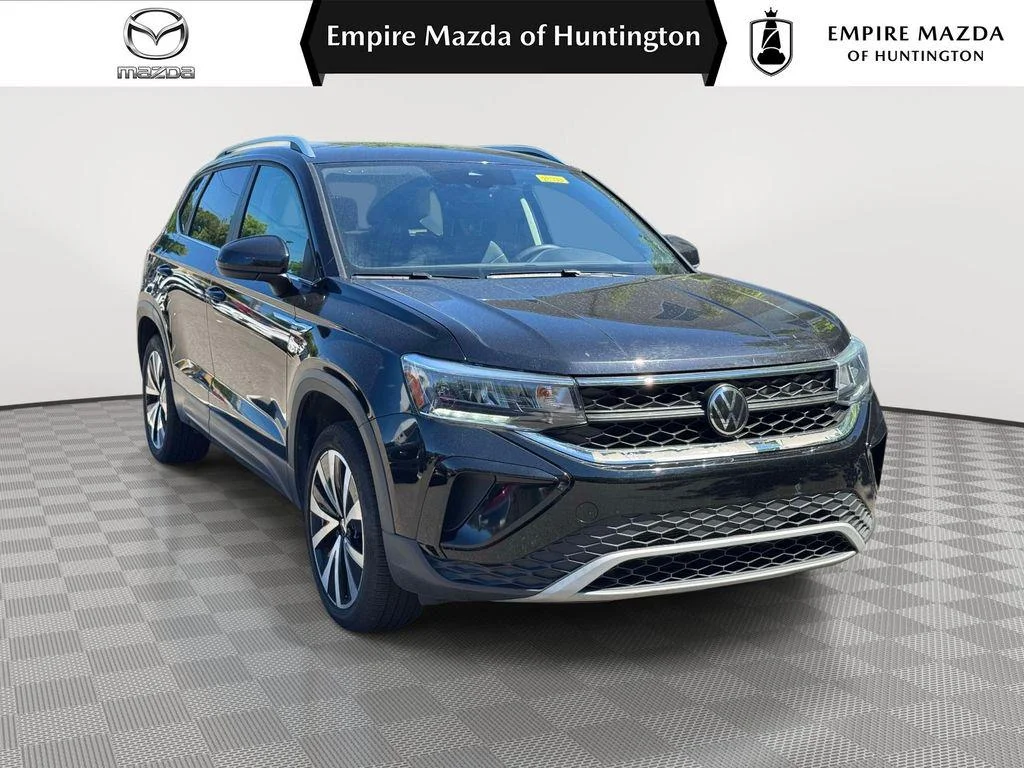 2024 Volkswagen Taos 1.5T SE's photo