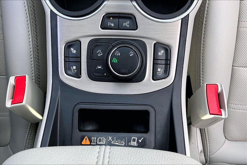 Used 2023 White GMC Denali image 24