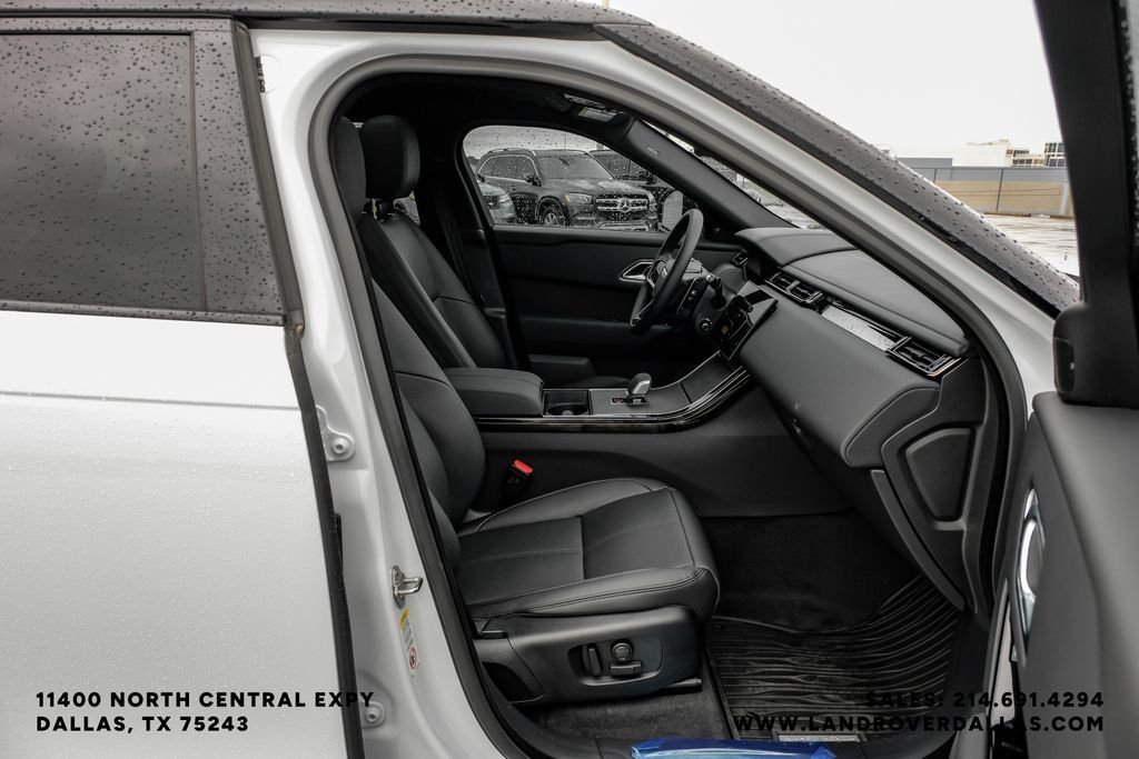 New 2026 Fuji White Land Rover Dynamic SE image 37