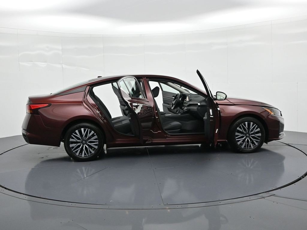 Used 2025 Garnet Pearl Nissan SV FWD image 22
