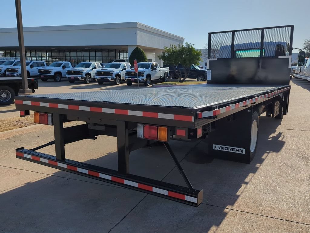New 2025 Arc White Chevrolet 1WT image 3