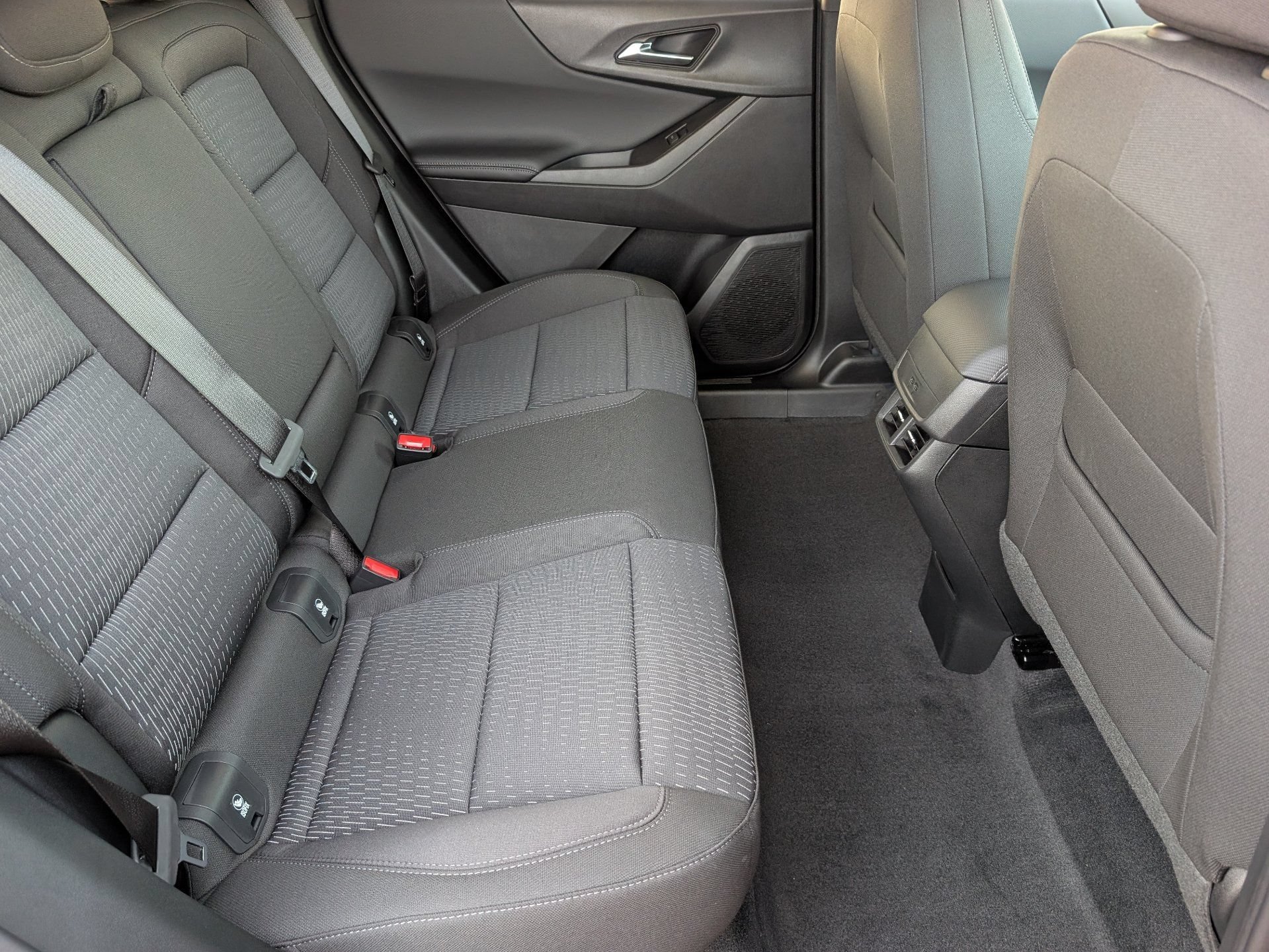 2027 Chevrolet Equinox LT - Photo 13