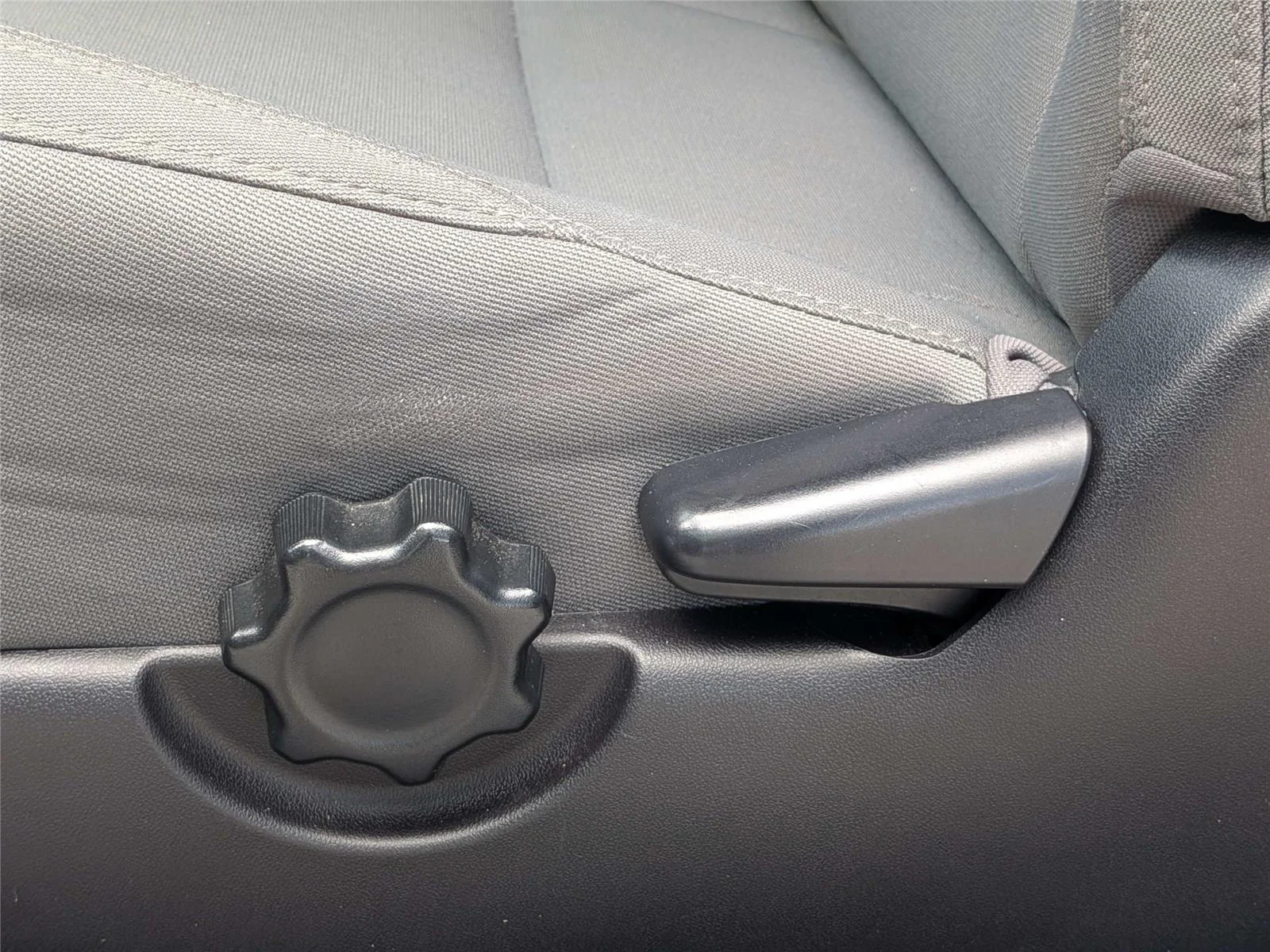 Used 2019 Silver Toyota SR image 15