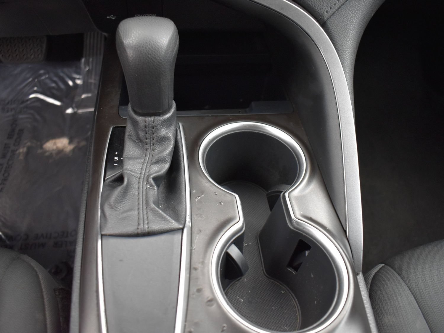 Used 2021 Midnight Black Metallic Toyota LE image 15