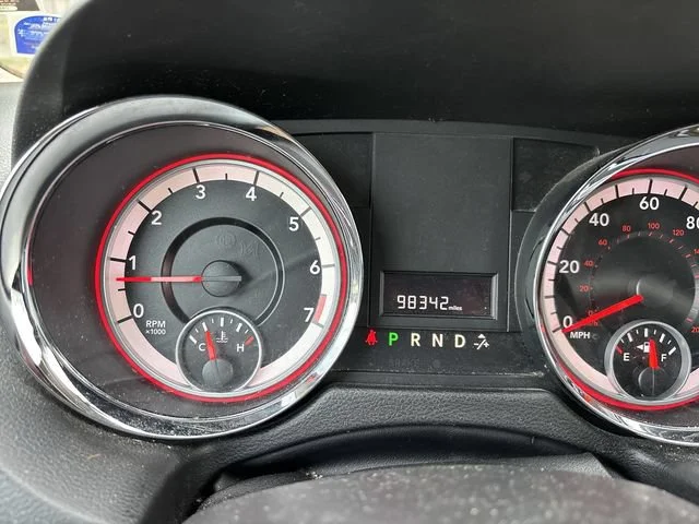 Used 2015 True Blue Pearlcoat Dodge SE image 16