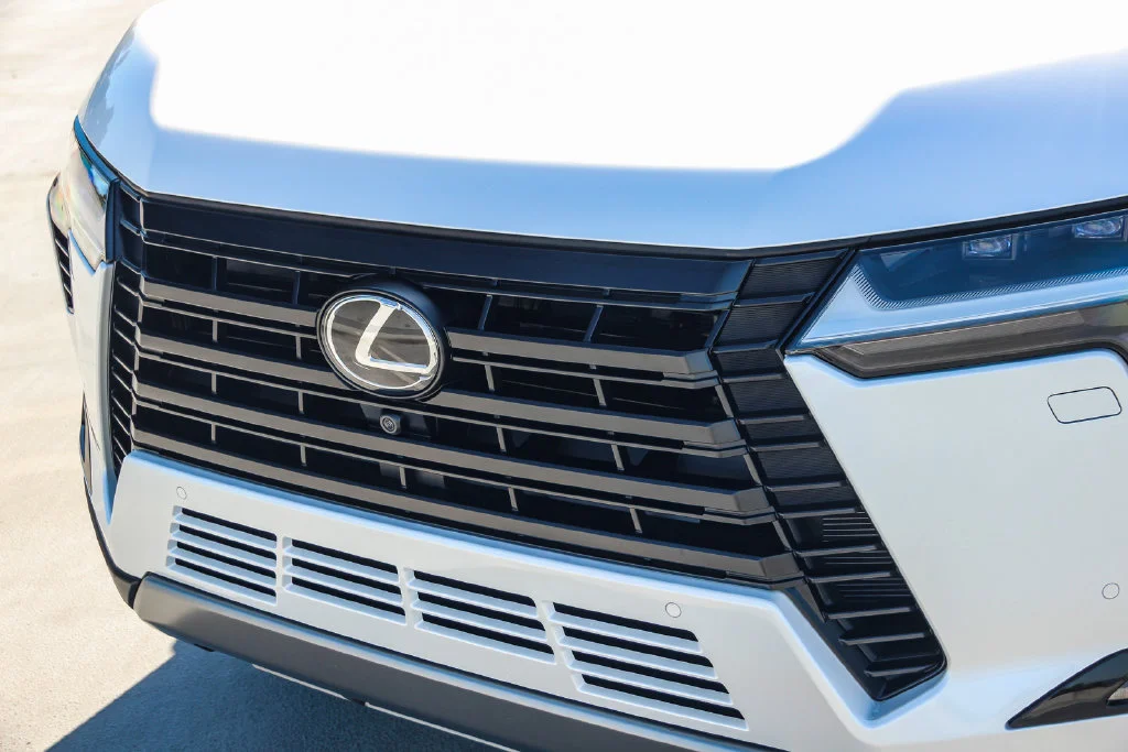 Certified Used 2026 White Lexus 550 Overtrail image 10