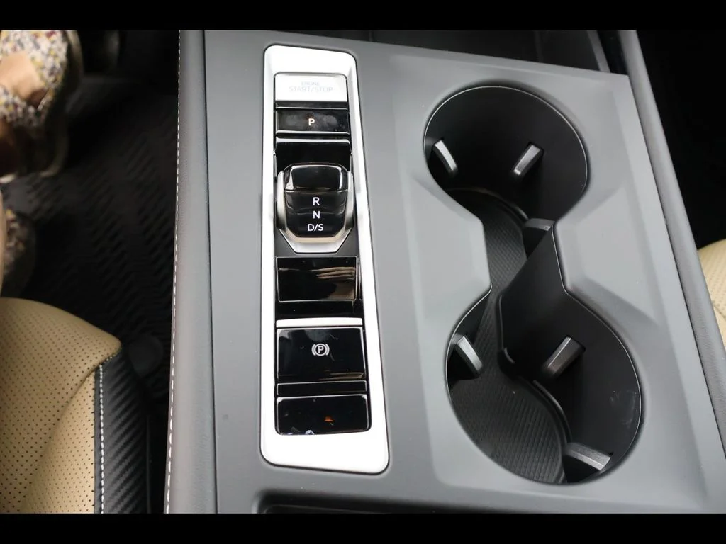 New 2026 Opal White Pearl Volkswagen 2.0T SE image 14