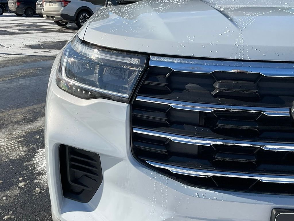 New 2026 Space White Metallic Ford Active image 2