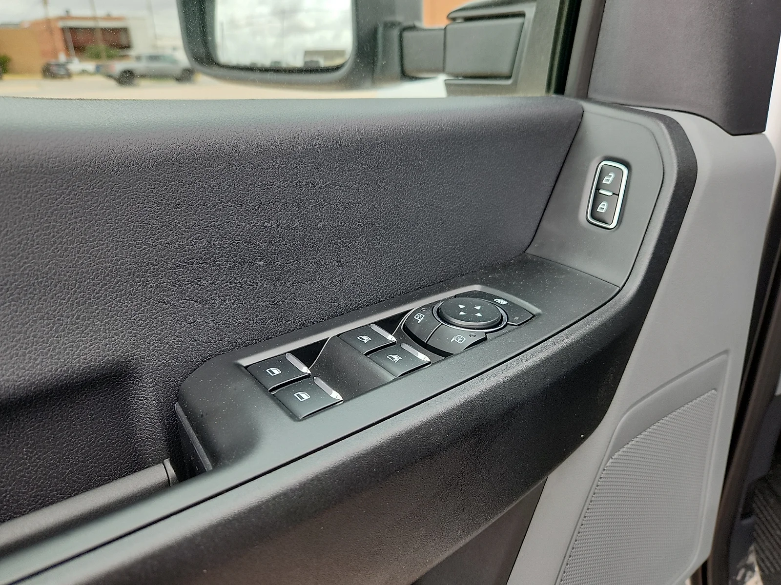 New 2026 Oxford White Ford F-250® XL image 15
