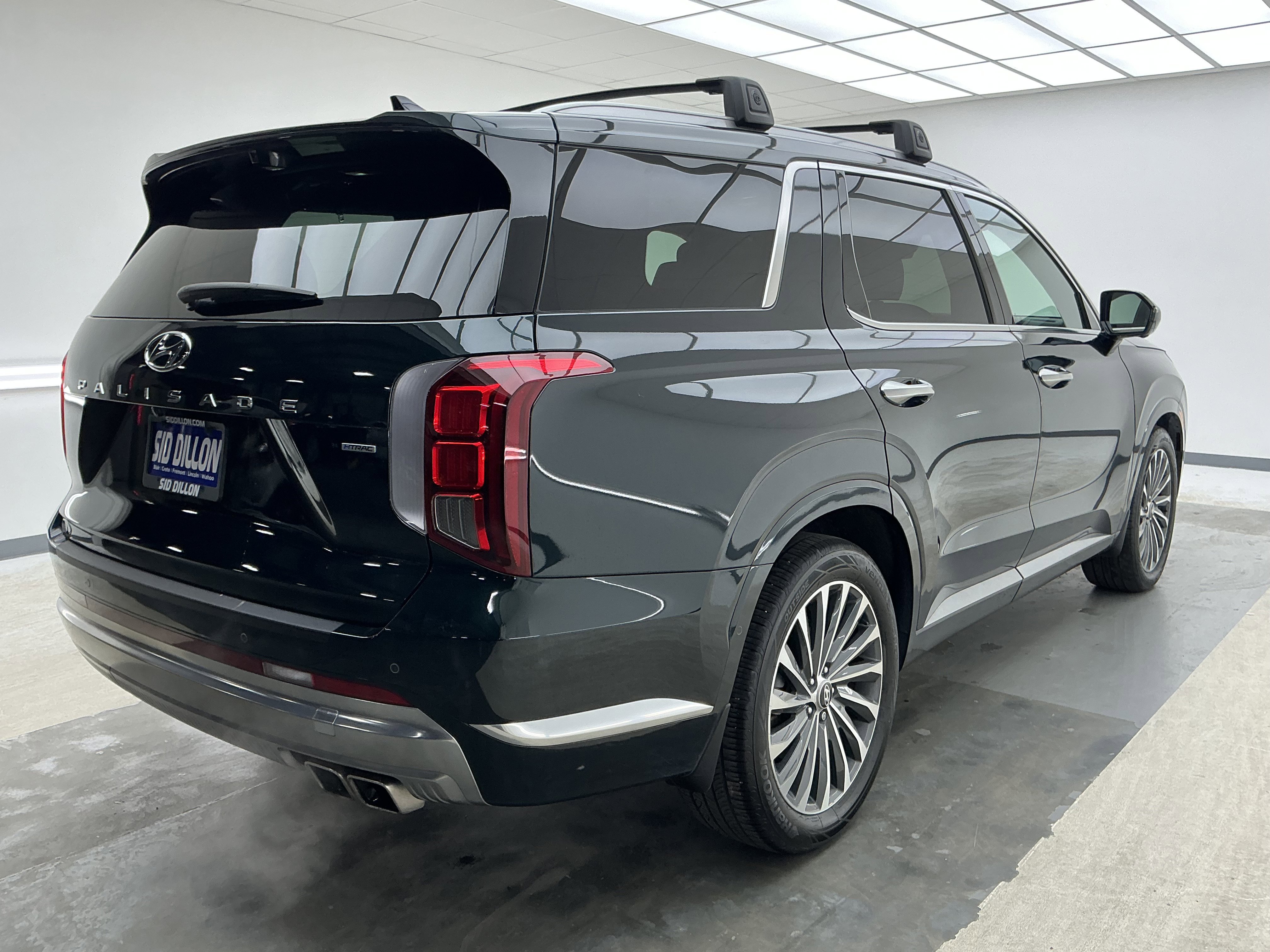 Used 2024 Robust Emerald Hyundai Calligraphy image 4