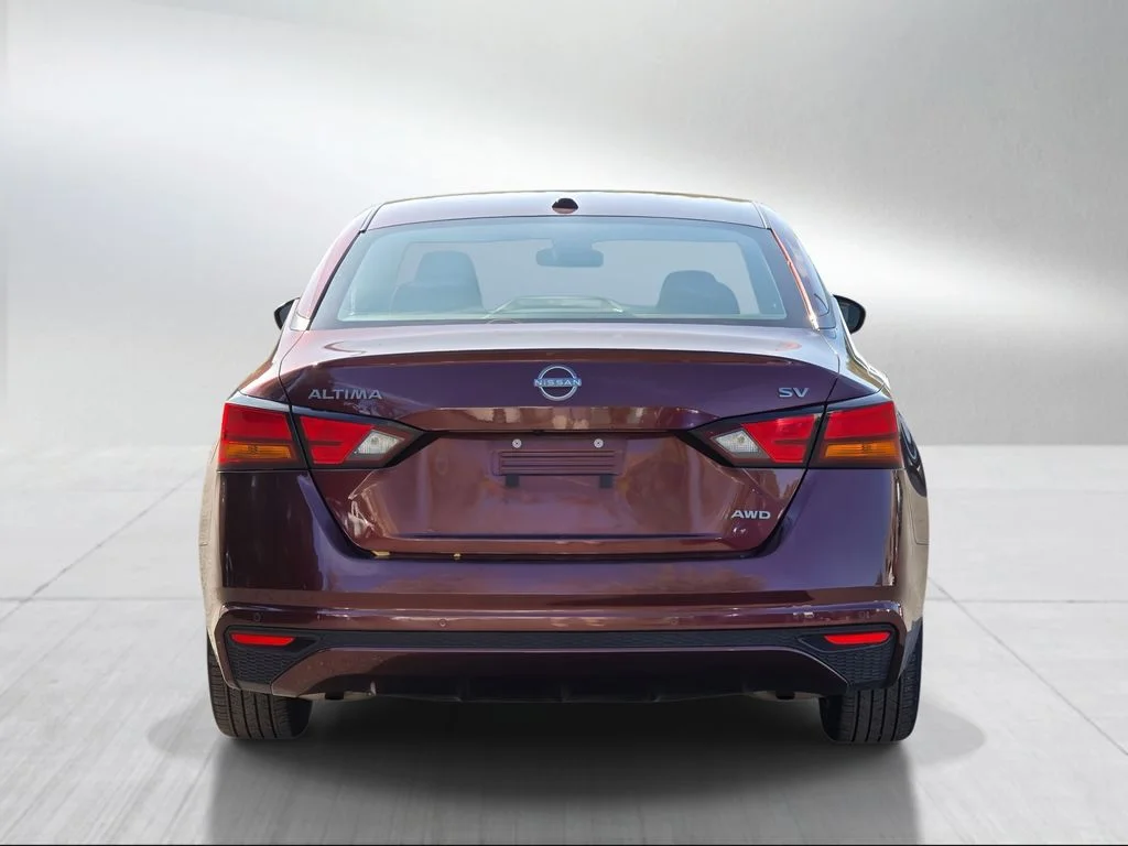 Used 2024 Garnet Pearl Metallic Nissan 2.5 SV image 4