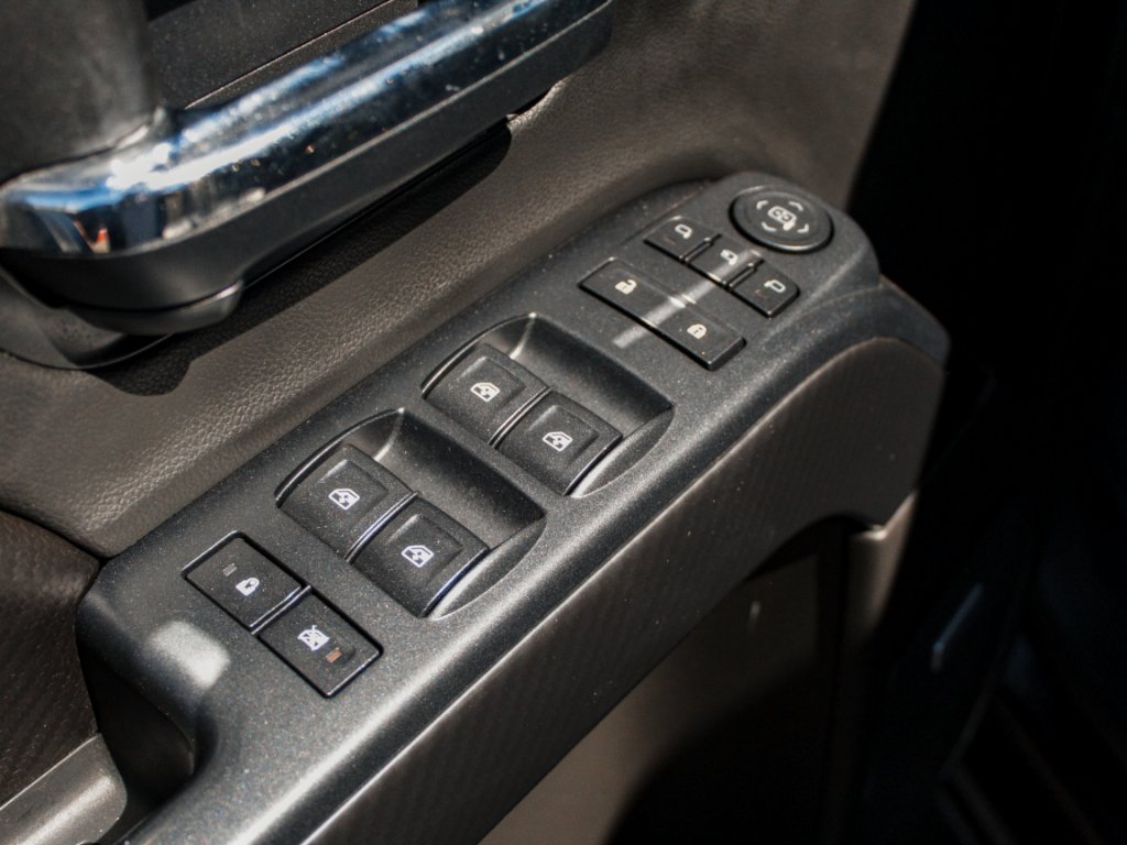 Used 2016 Onyx Black GMC SLT image 9