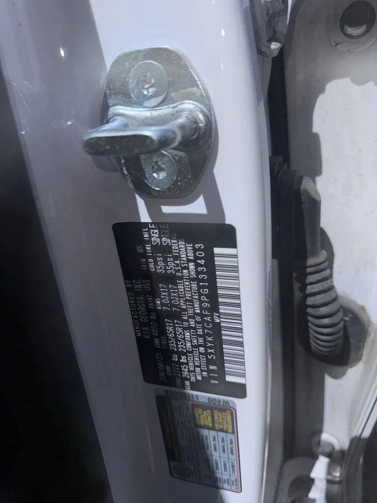 Used 2023 White Kia X-Pro Prestige image 21