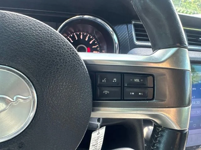 Used 2014 White Ford GT Premium image 19