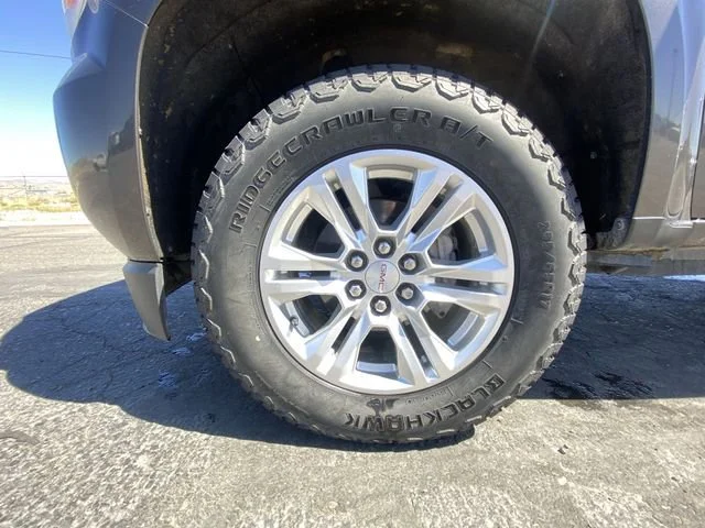 Used 2019 SMOKEY QUARTZ METALLIC GMC 4WD SLE image 10