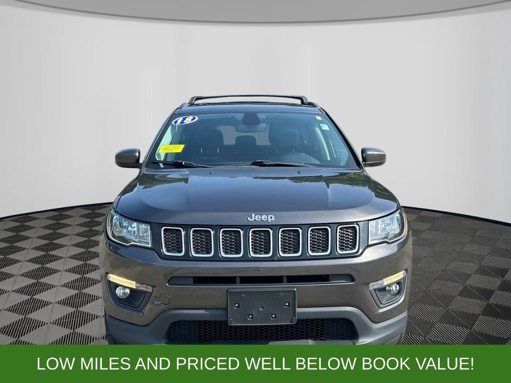 Used 2018 Gray Jeep Latitude image 8