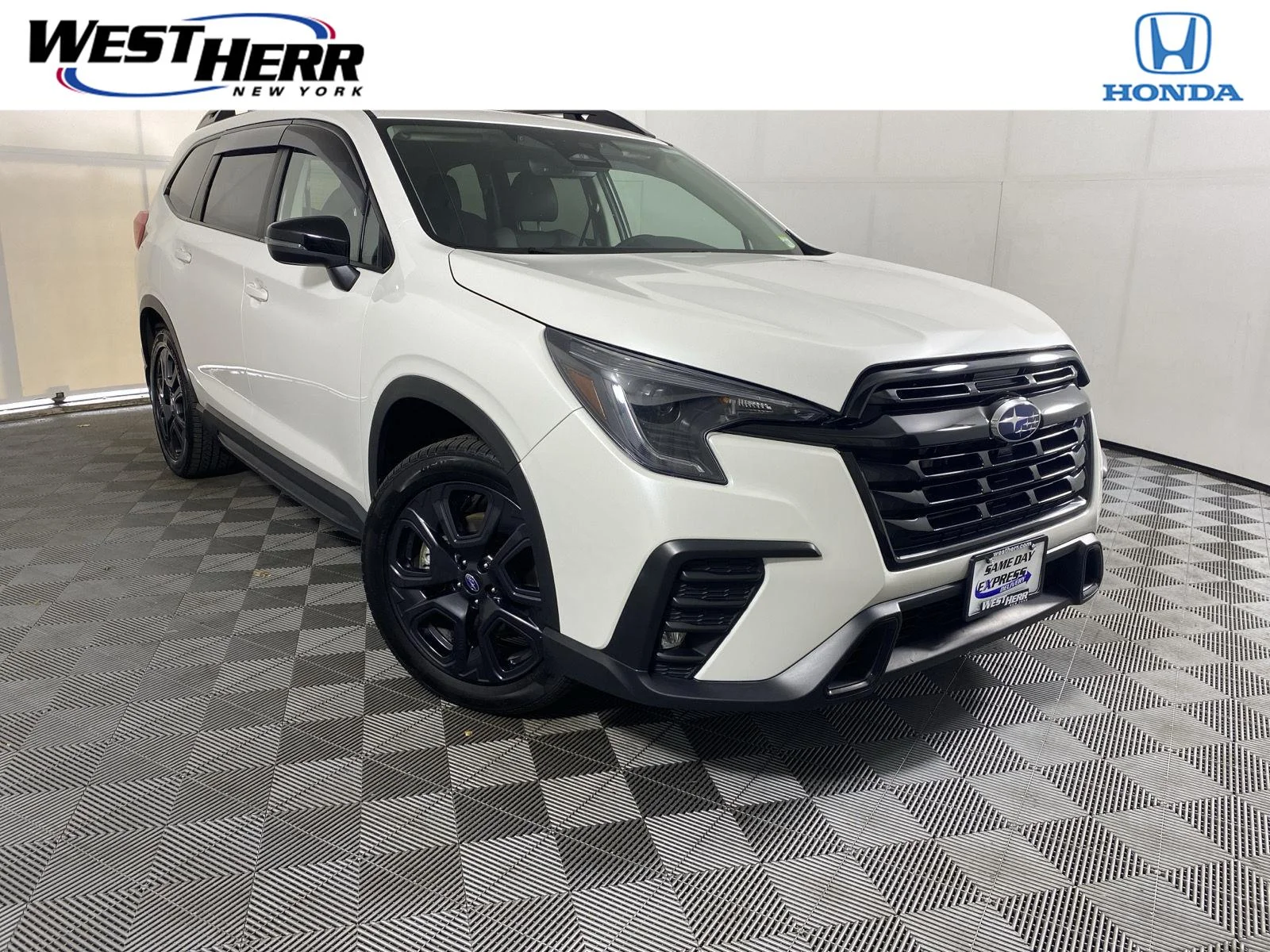 Used 2023 Crystal White Pearl Subaru Onyx Edition image 1