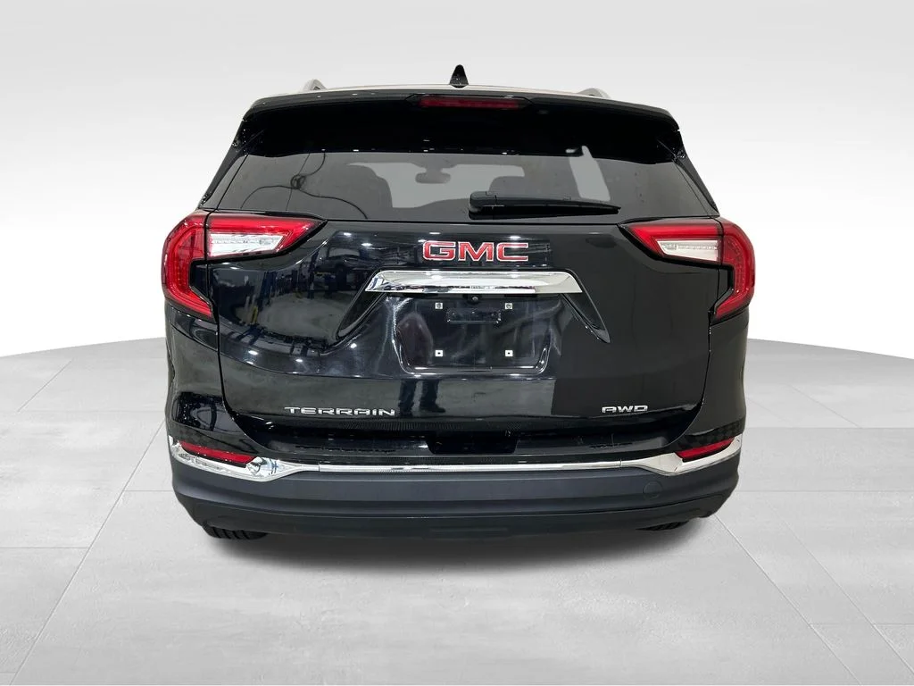Used 2024 Black GMC SLT image 4