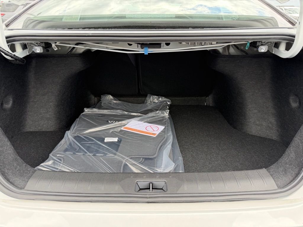 New 2026 Aspen White TriCoat / Super Black Two-tone Nissan SR image 32