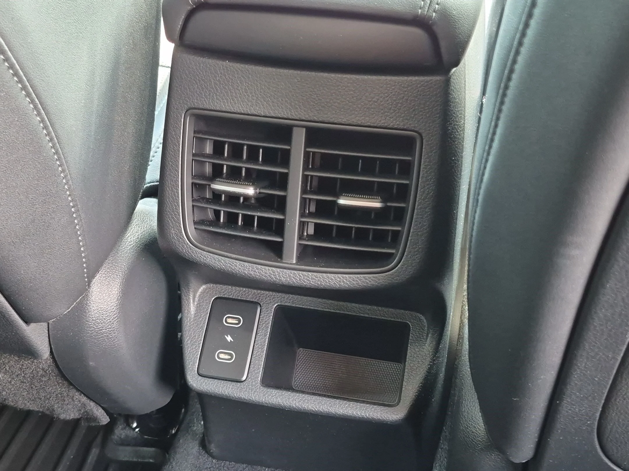 Used 2024 Clear White/Black Roof Kia SX image 28