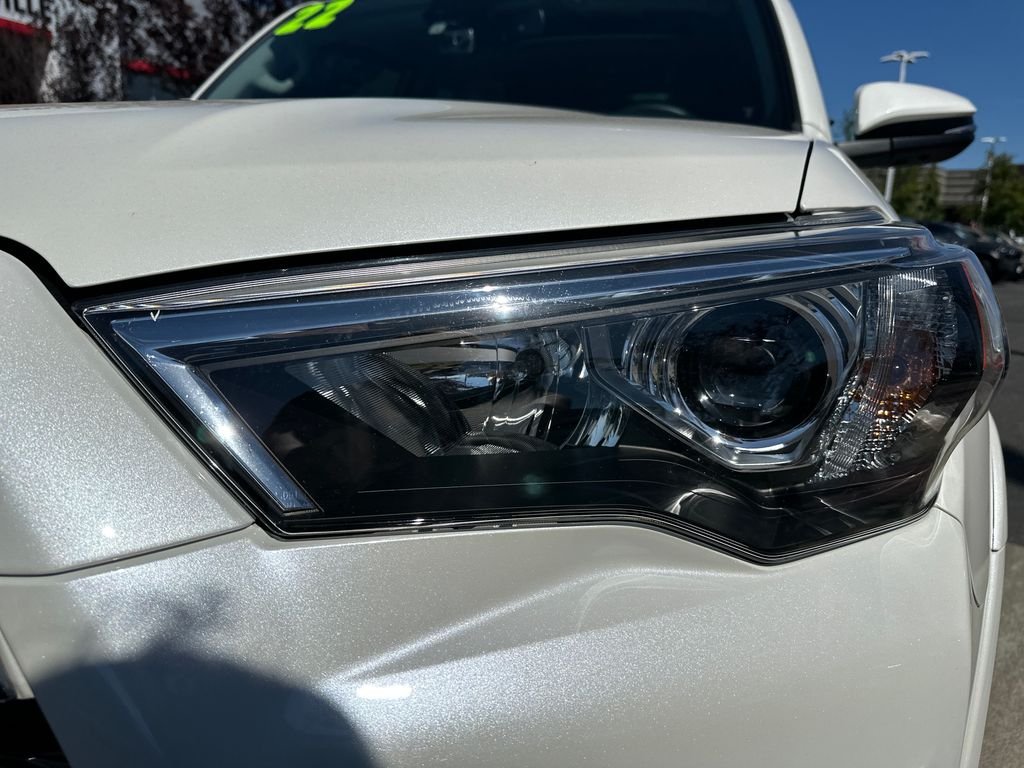 Certified Used 2022 Blizzard Pearl Toyota Limited image 9