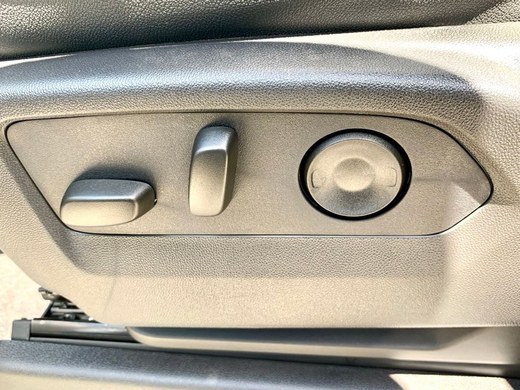 Used 2026 Silver GMC SLT image 44
